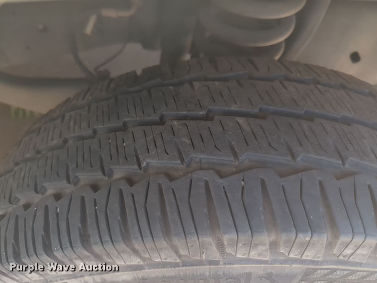 image for item EQ2211 2016 Ford Econoline E450 shuttle bus