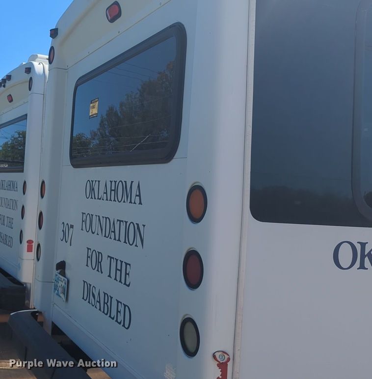 image for item EQ2212 2016 Ford Econoline E450 shuttle bus