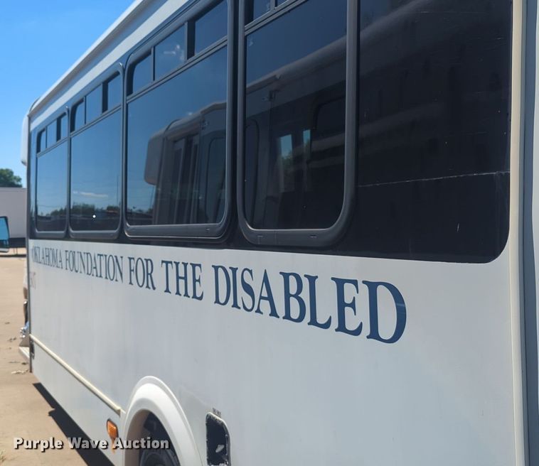 image for item EQ2212 2016 Ford Econoline E450 shuttle bus