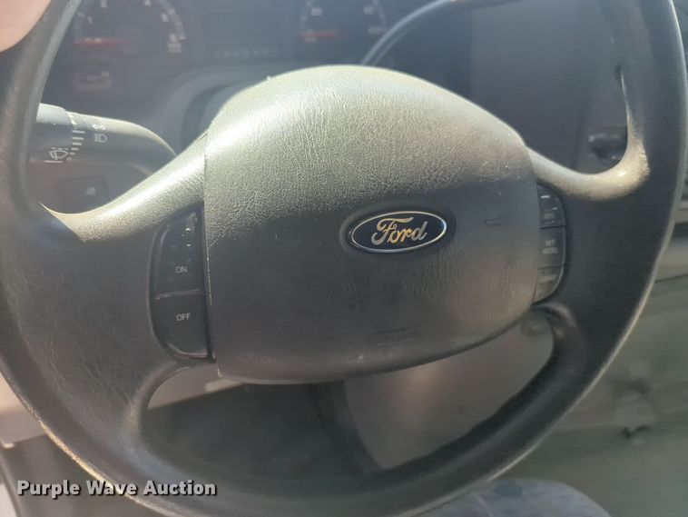 image for item EQ2212 2016 Ford Econoline E450 shuttle bus