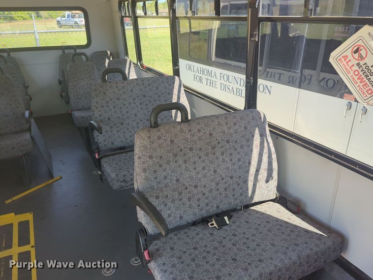 image for item EQ2212 2016 Ford Econoline E450 shuttle bus