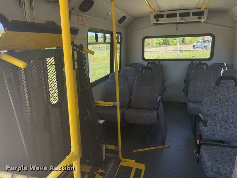 image for item EQ2212 2016 Ford Econoline E450 shuttle bus