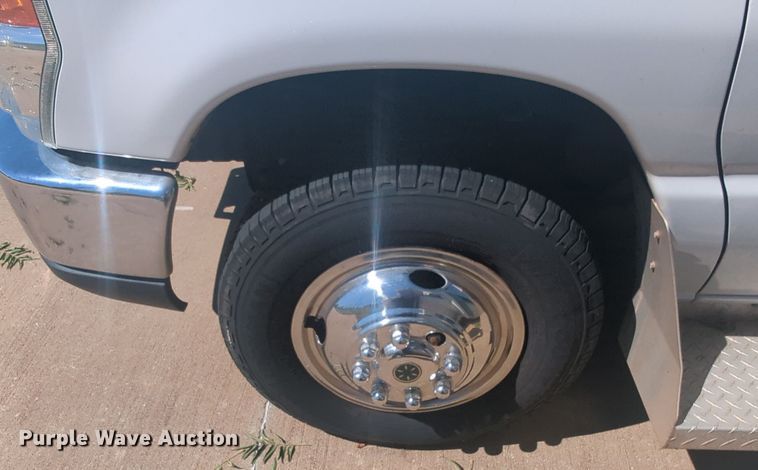 image for item EQ2212 2016 Ford Econoline E450 shuttle bus