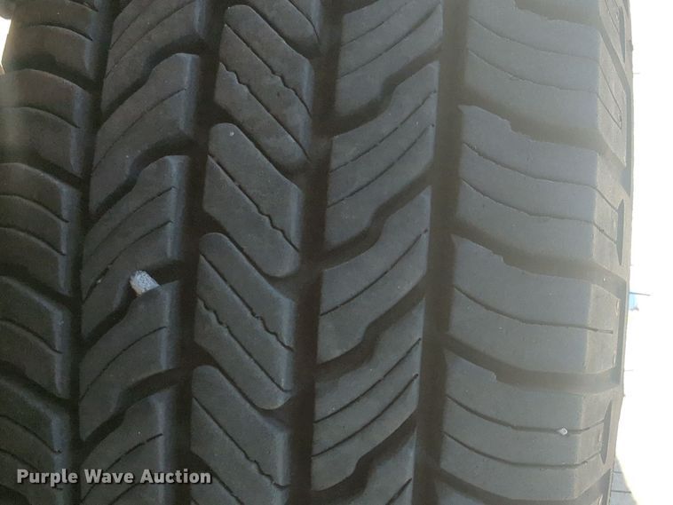 image for item EQ2212 2016 Ford Econoline E450 shuttle bus