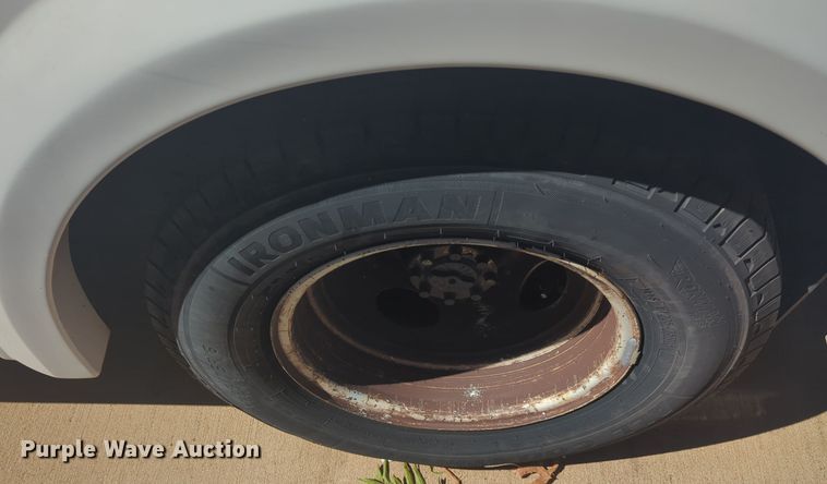 image for item EQ2212 2016 Ford Econoline E450 shuttle bus