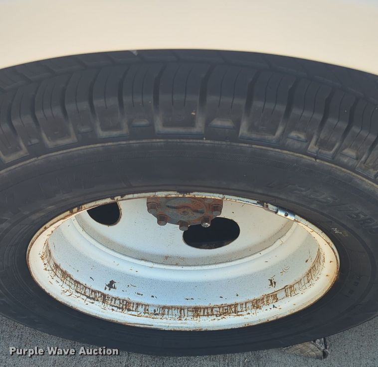 image for item EQ2212 2016 Ford Econoline E450 shuttle bus