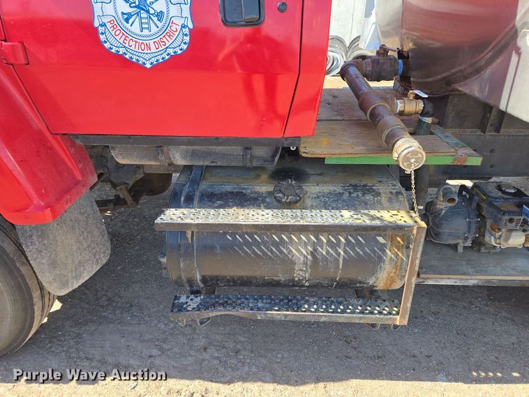 image for item EQ6799 1995 Ford L9000 tanker fire truck