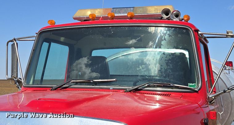 image for item EQ6799 1995 Ford L9000 tanker fire truck