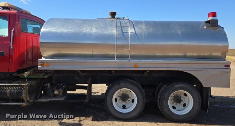 image for item EQ6799 1995 Ford L9000 tanker fire truck