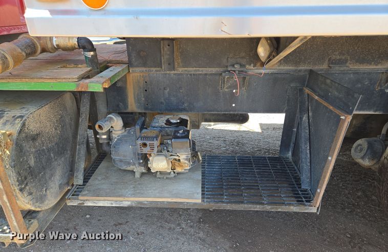 image for item EQ6799 1995 Ford L9000 tanker fire truck