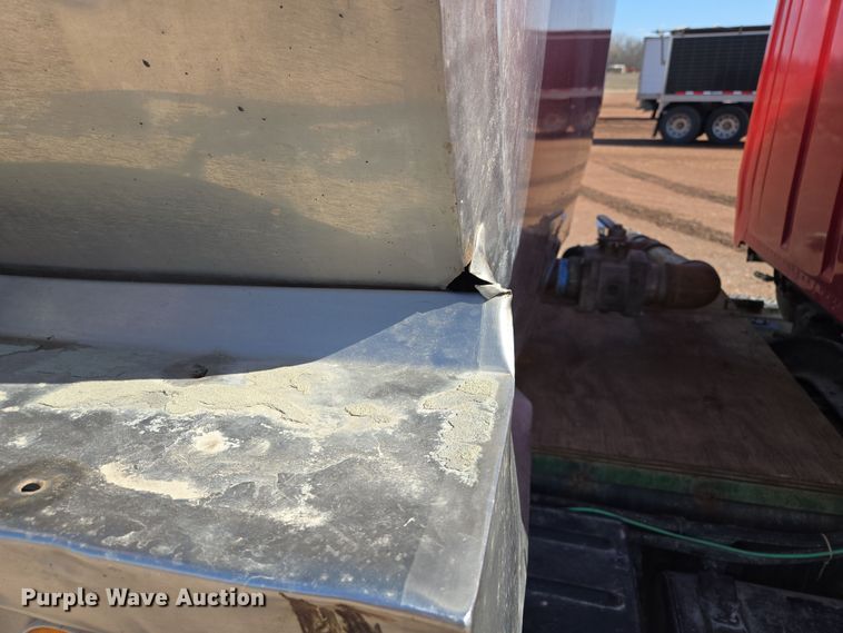 image for item EQ6799 1995 Ford L9000 tanker fire truck