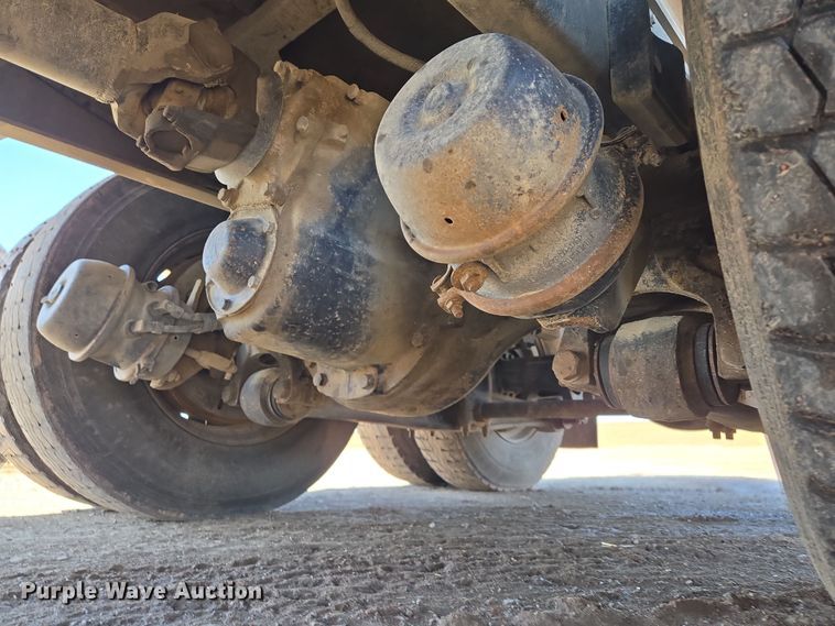 image for item EQ6799 1995 Ford L9000 tanker fire truck