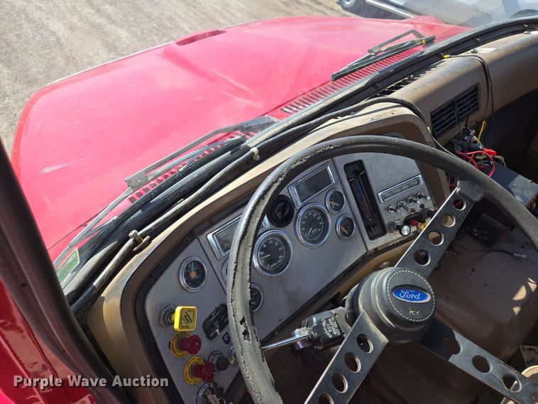 image for item EQ6799 1995 Ford L9000 tanker fire truck