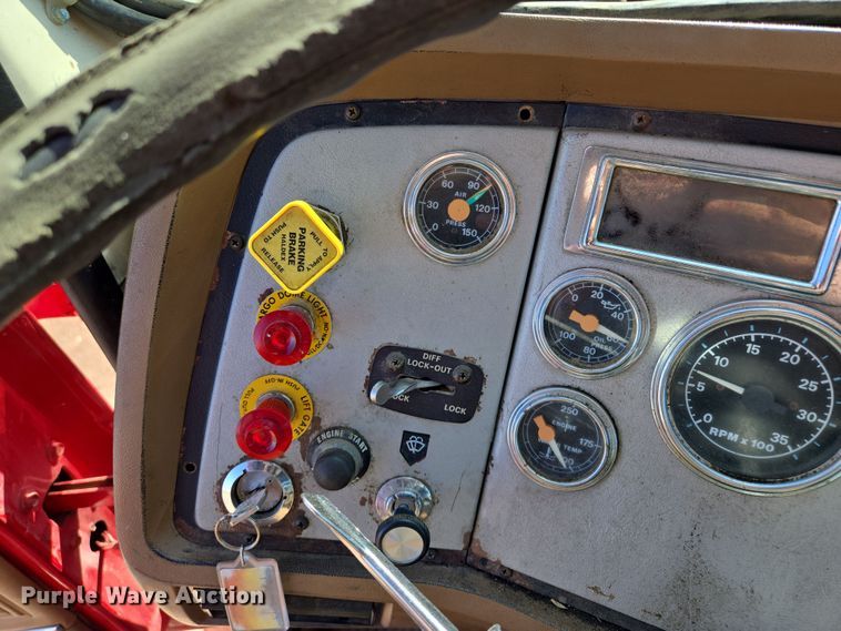 image for item EQ6799 1995 Ford L9000 tanker fire truck