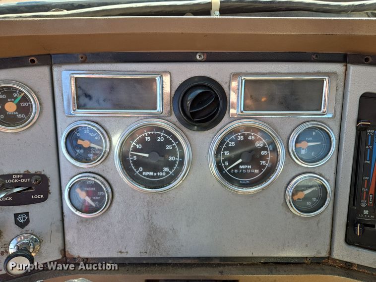 image for item EQ6799 1995 Ford L9000 tanker fire truck