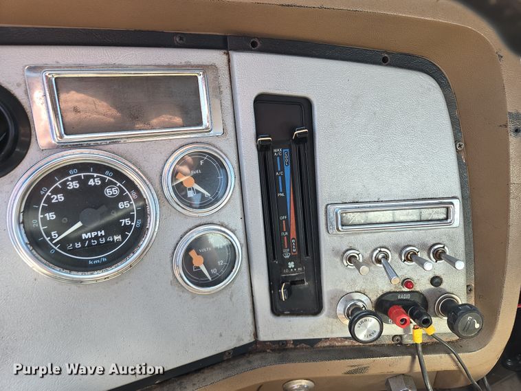 image for item EQ6799 1995 Ford L9000 tanker fire truck