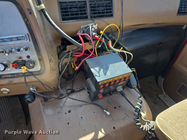 image for item EQ6799 1995 Ford L9000 tanker fire truck