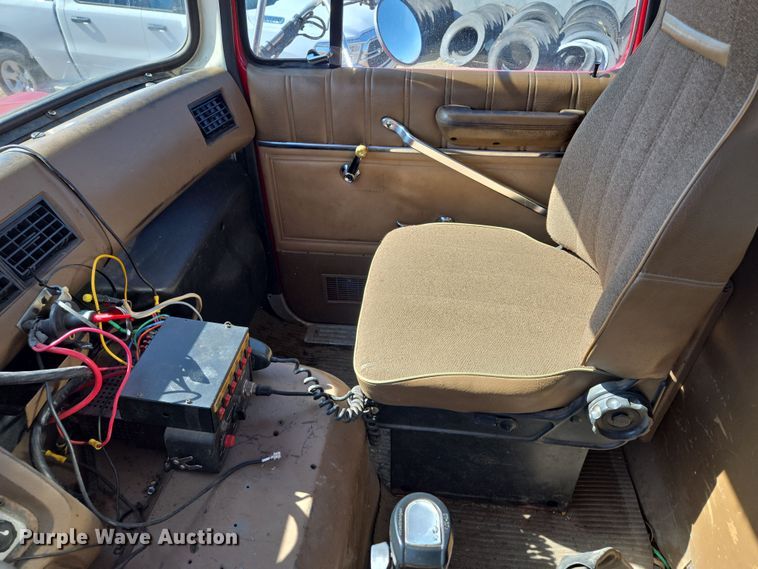 image for item EQ6799 1995 Ford L9000 tanker fire truck