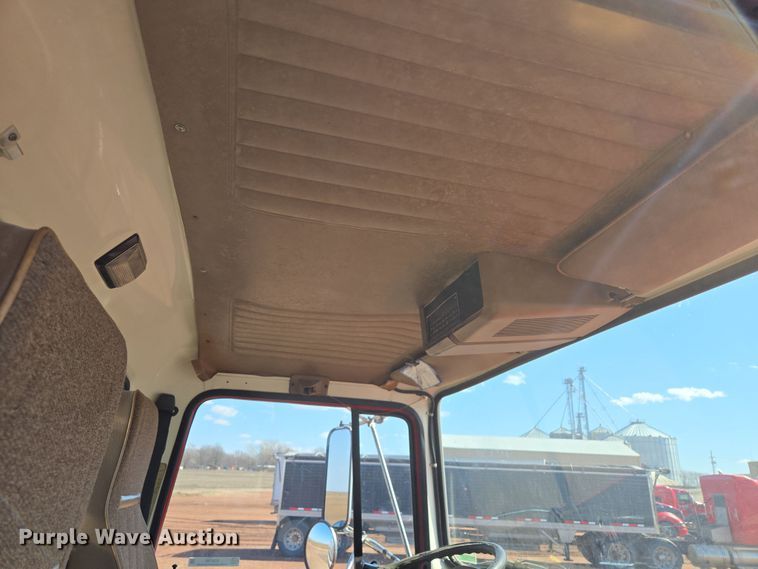 image for item EQ6799 1995 Ford L9000 tanker fire truck