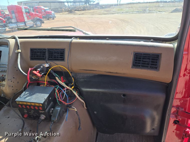 image for item EQ6799 1995 Ford L9000 tanker fire truck