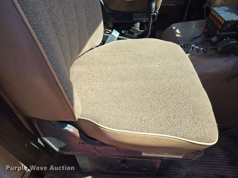 image for item EQ6799 1995 Ford L9000 tanker fire truck