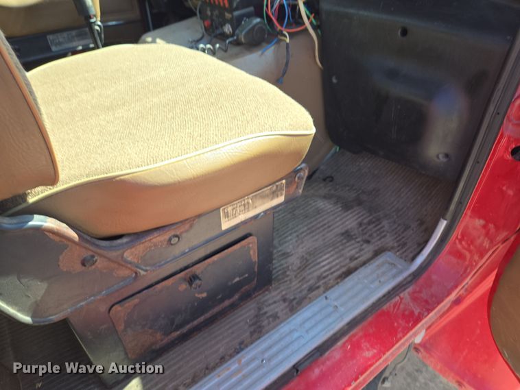 image for item EQ6799 1995 Ford L9000 tanker fire truck