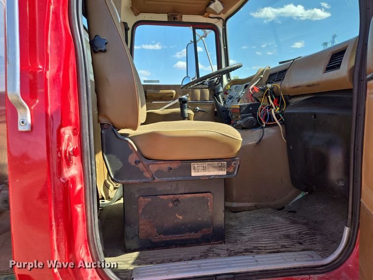 image for item EQ6799 1995 Ford L9000 tanker fire truck