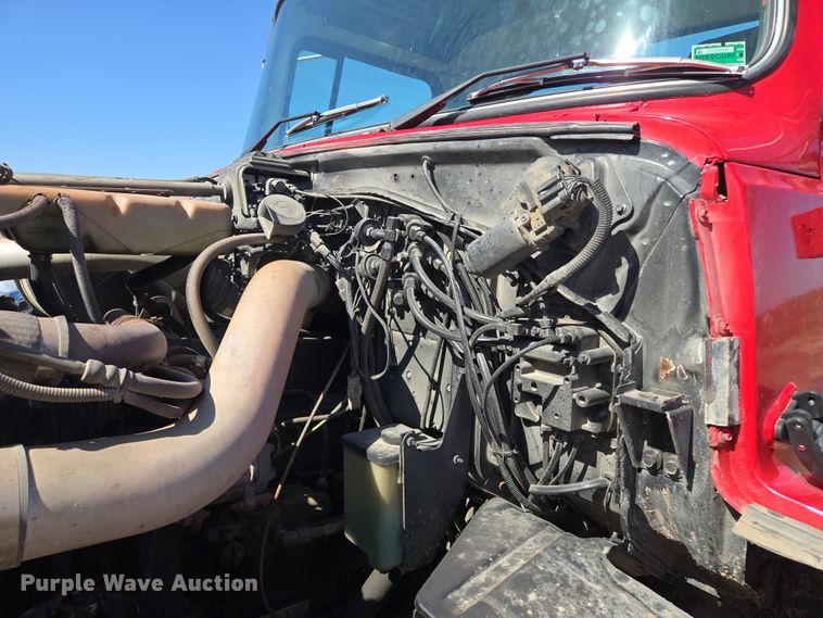 image for item EQ6799 1995 Ford L9000 tanker fire truck