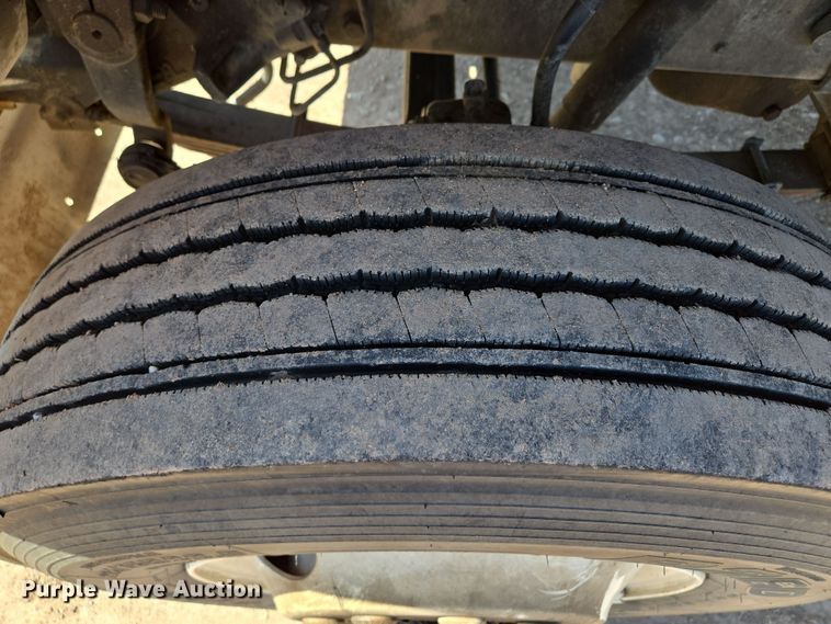 image for item EQ6799 1995 Ford L9000 tanker fire truck