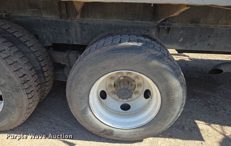 image for item EQ6799 1995 Ford L9000 tanker fire truck