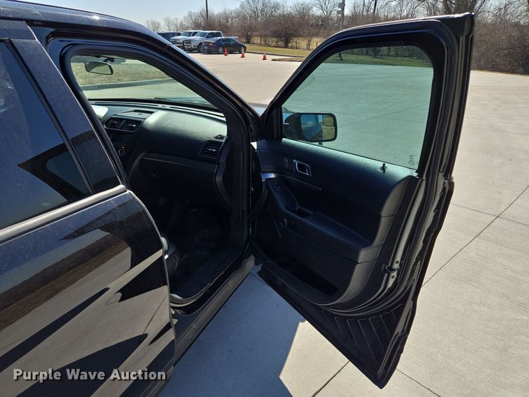 image for item EQ6804 2018 Ford Explorer Police interceptor  SUV