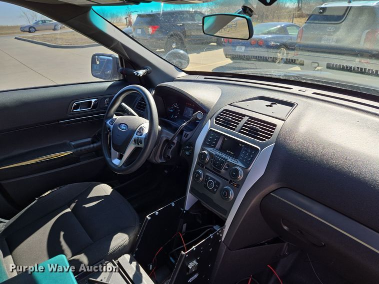 image for item EQ6805 2015 Ford  Explorer Police Interceptor SUV