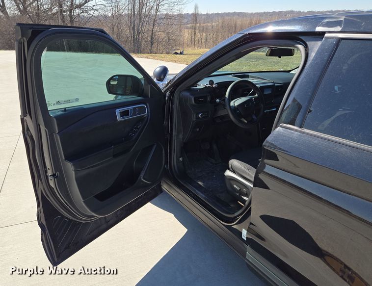 image for item EQ6808 2020 Ford Explorer Police Interceptor  SUV