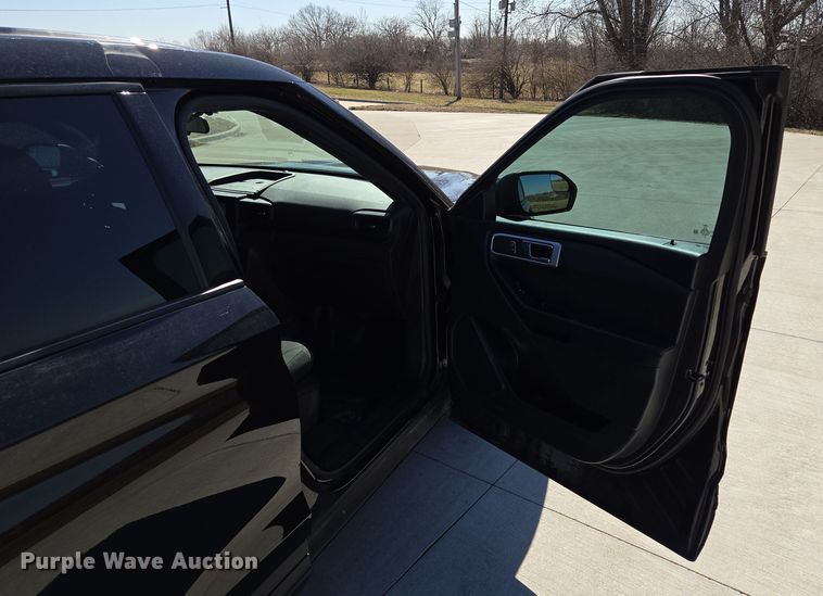 image for item EQ6808 2020 Ford Explorer Police Interceptor  SUV