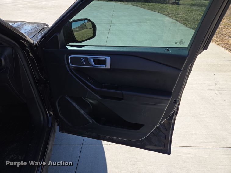 image for item EQ6808 2020 Ford Explorer Police Interceptor  SUV