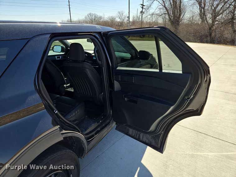 image for item EQ6808 2020 Ford Explorer Police Interceptor  SUV