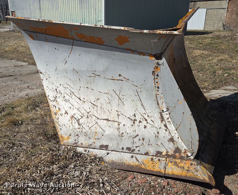 image for item EQ6830 Motor grader V plow 