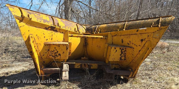 image for item EQ6830 Motor grader V plow 