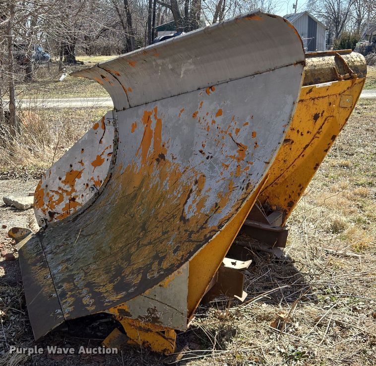 image for item EQ6830 Motor grader V plow 