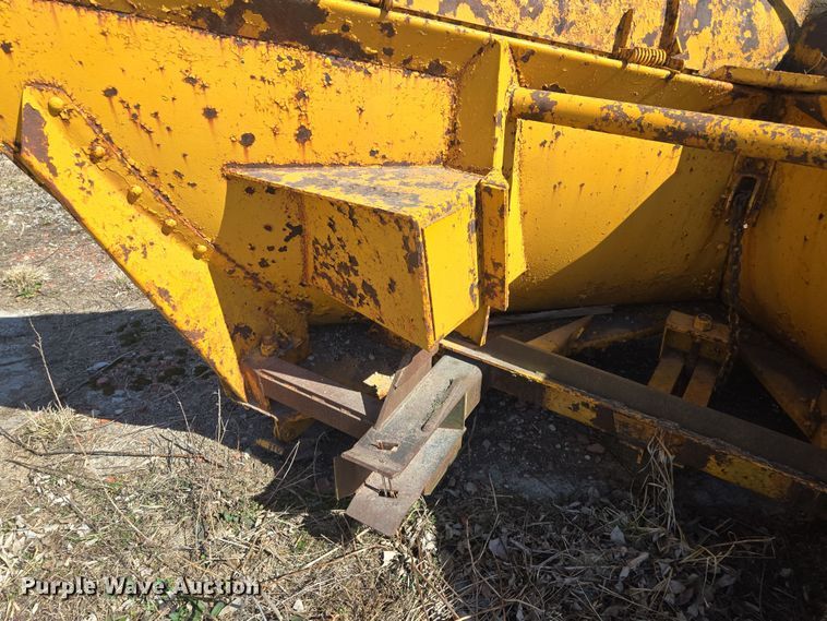image for item EQ6830 Motor grader V plow 