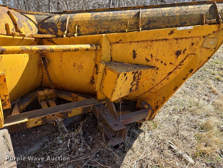 image for item EQ6830 Motor grader V plow 