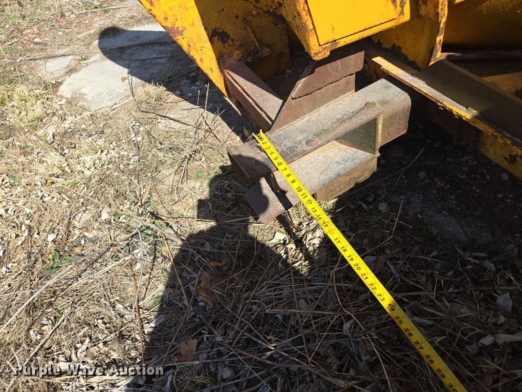 image for item EQ6830 Motor grader V plow 