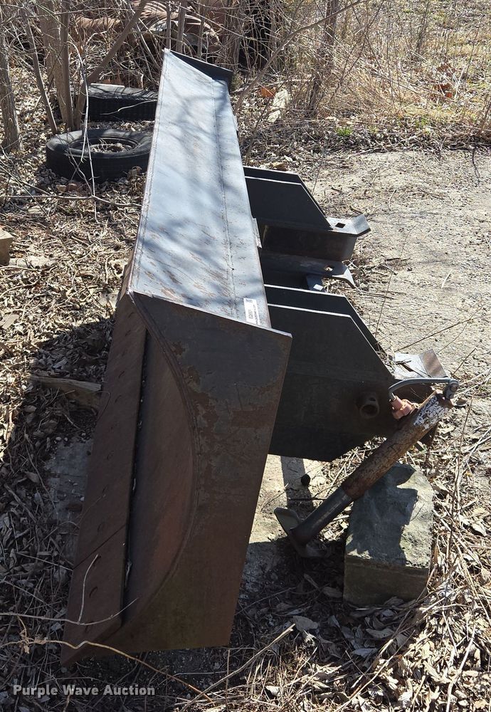 image for item EQ6831 V.W.S 8' W motor grader blade 