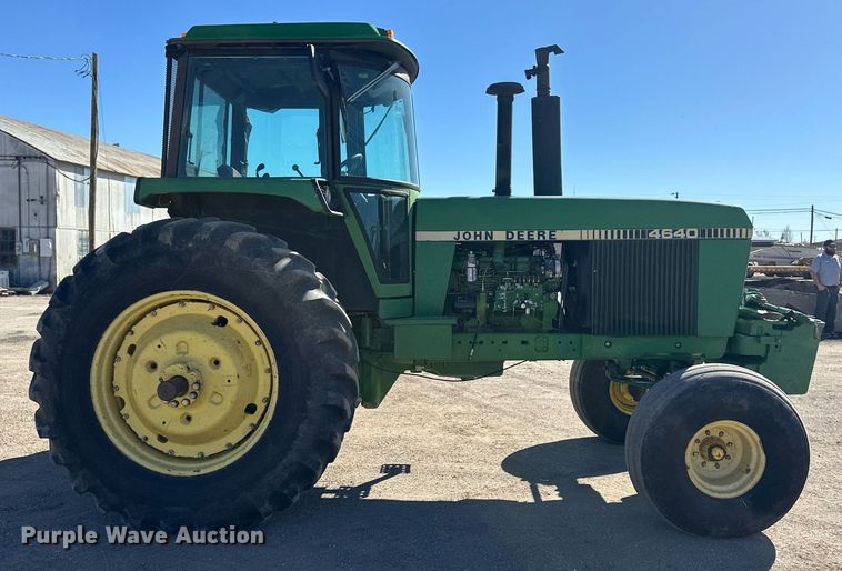 image for item ER8894 1982 John Deere 4640 tractor