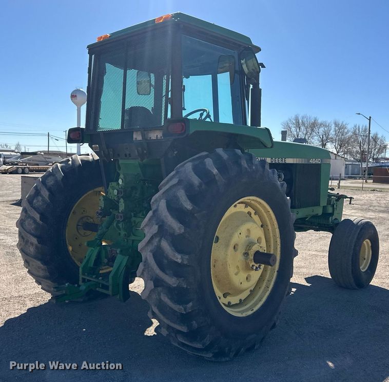 image for item ER8894 1982 John Deere 4640 tractor