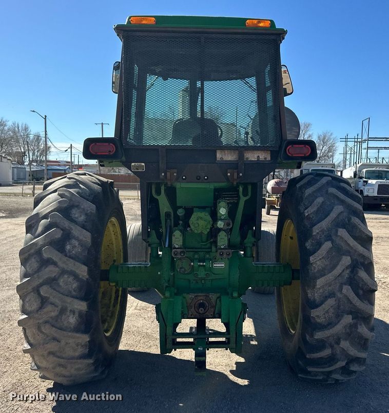 image for item ER8894 1982 John Deere 4640 tractor