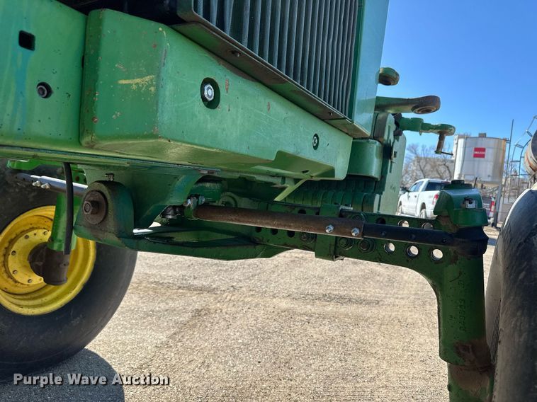 image for item ER8894 1982 John Deere 4640 tractor