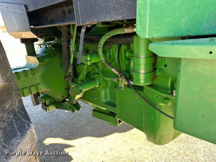 image for item ER8894 1982 John Deere 4640 tractor