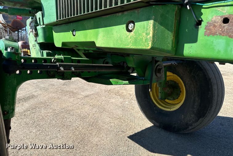 image for item ER8894 1982 John Deere 4640 tractor