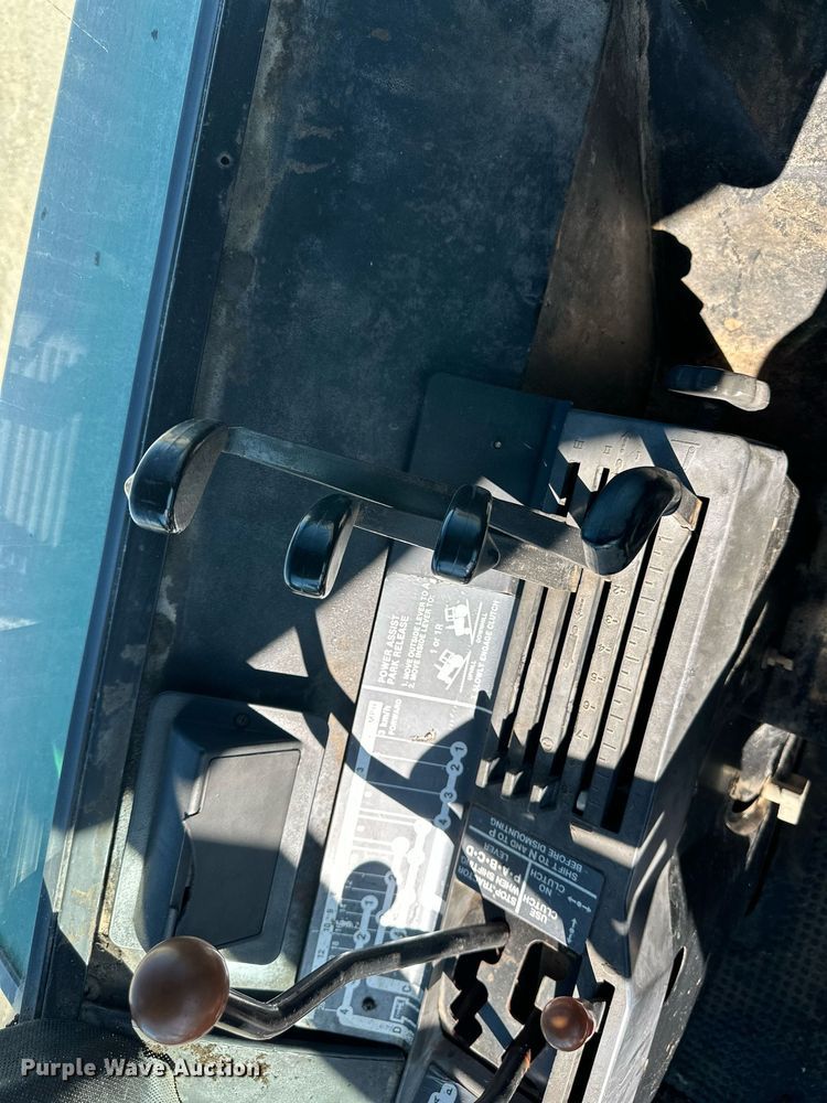 image for item ER8894 1982 John Deere 4640 tractor